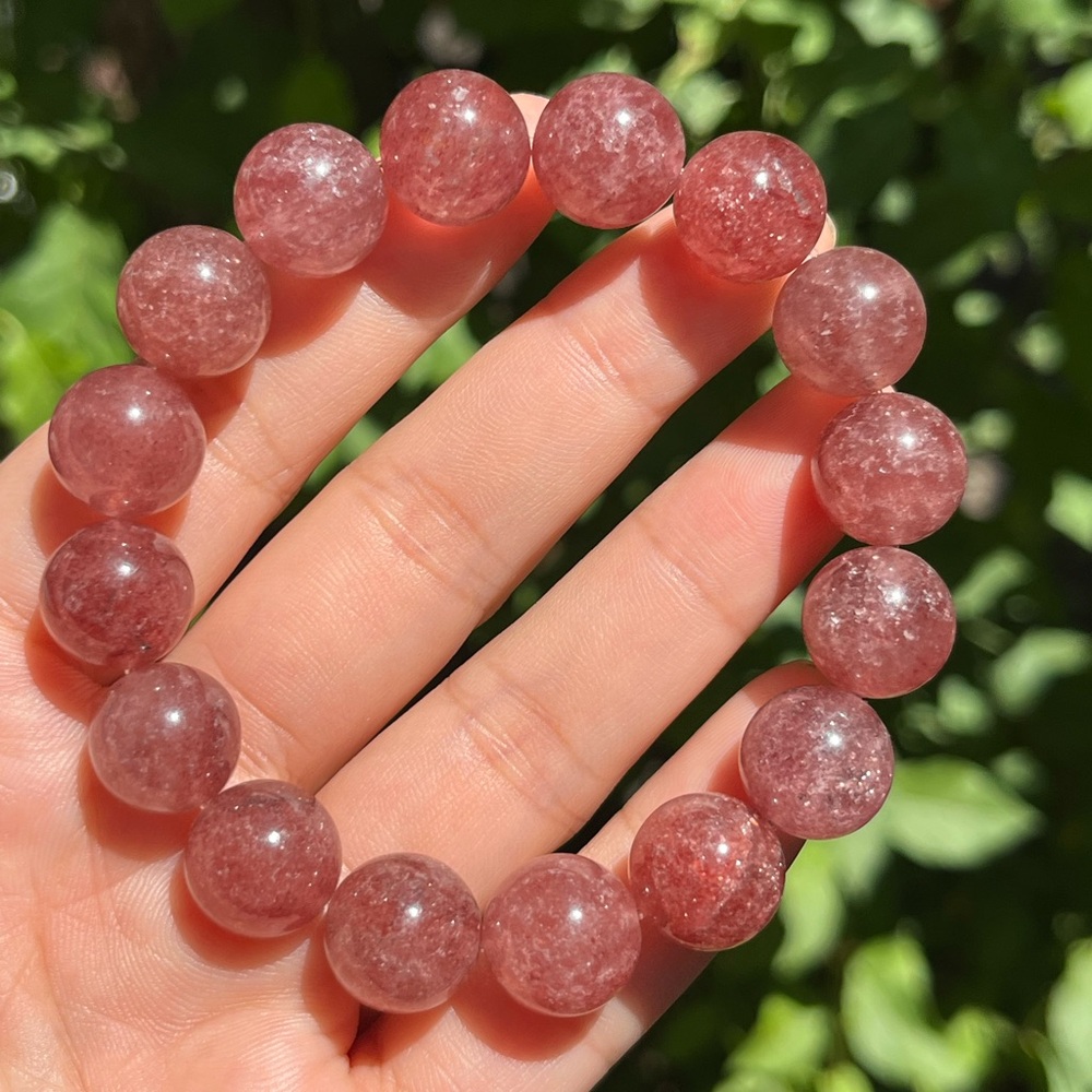 13mm stretchable strawberry‎ quartz bracelet
